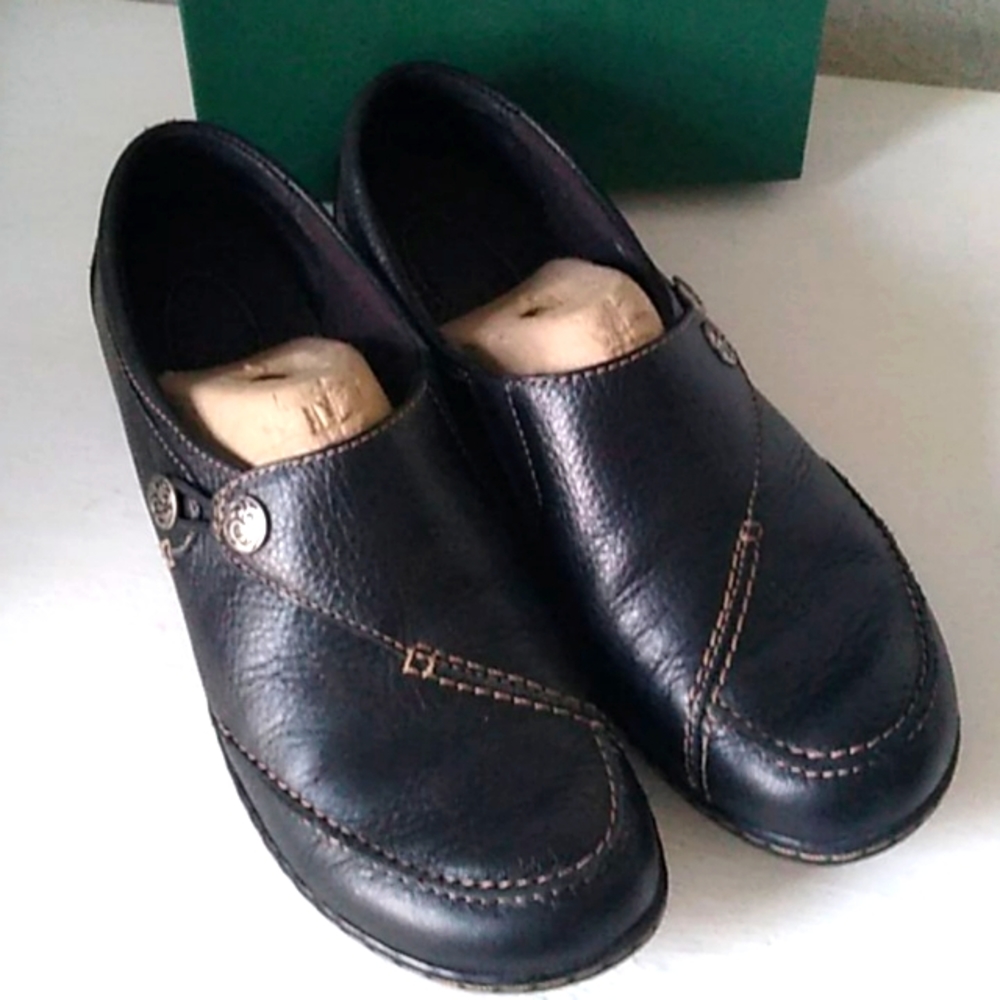 Clarks Shoes - Picture 7 of 8